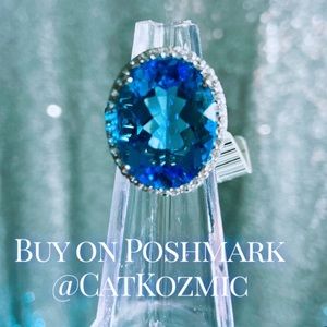 Dazzle everyone with this blue and white gemstone!